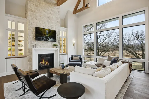 $2,617,830 | 935 Lakewood Hills Road North, Eagan, MN 55123