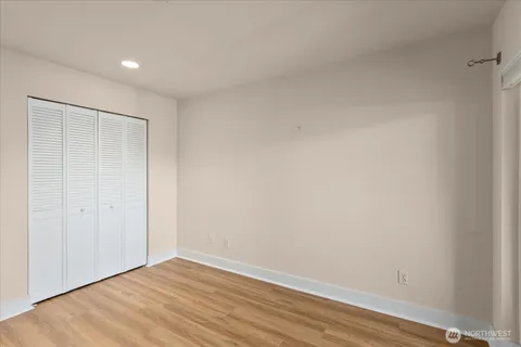 $400,000 | 1417 Queen Anne Avenue North, Unit 313, Seattle, WA 98109