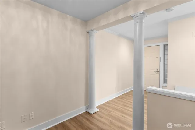 $400,000 | 1417 Queen Anne Avenue North, Unit 313, Seattle, WA 98109