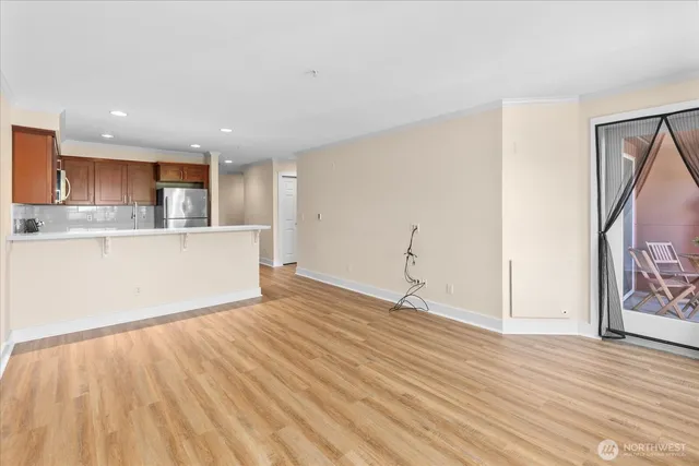 $400,000 | 1417 Queen Anne Avenue North, Unit 313, Seattle, WA 98109