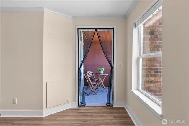 $400,000 | 1417 Queen Anne Avenue North, Unit 313, Seattle, WA 98109