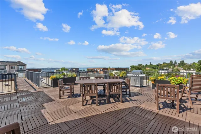 $400,000 | 1417 Queen Anne Avenue North, Unit 313, Seattle, WA 98109