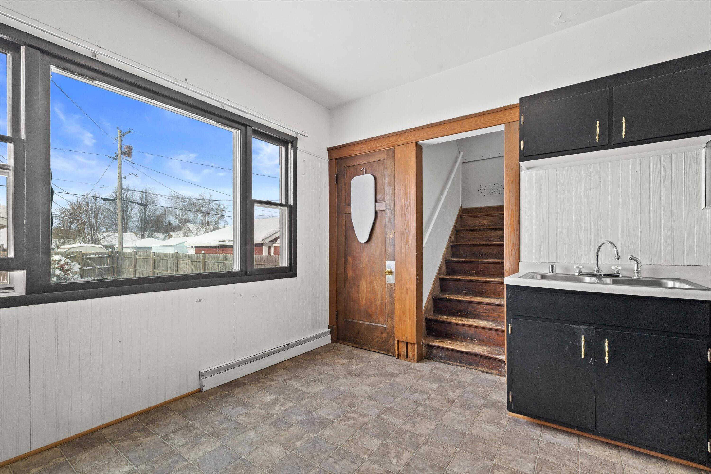 2410 Geneva Street Racine, WI 53402 - Photo 16 of 31 kitchen