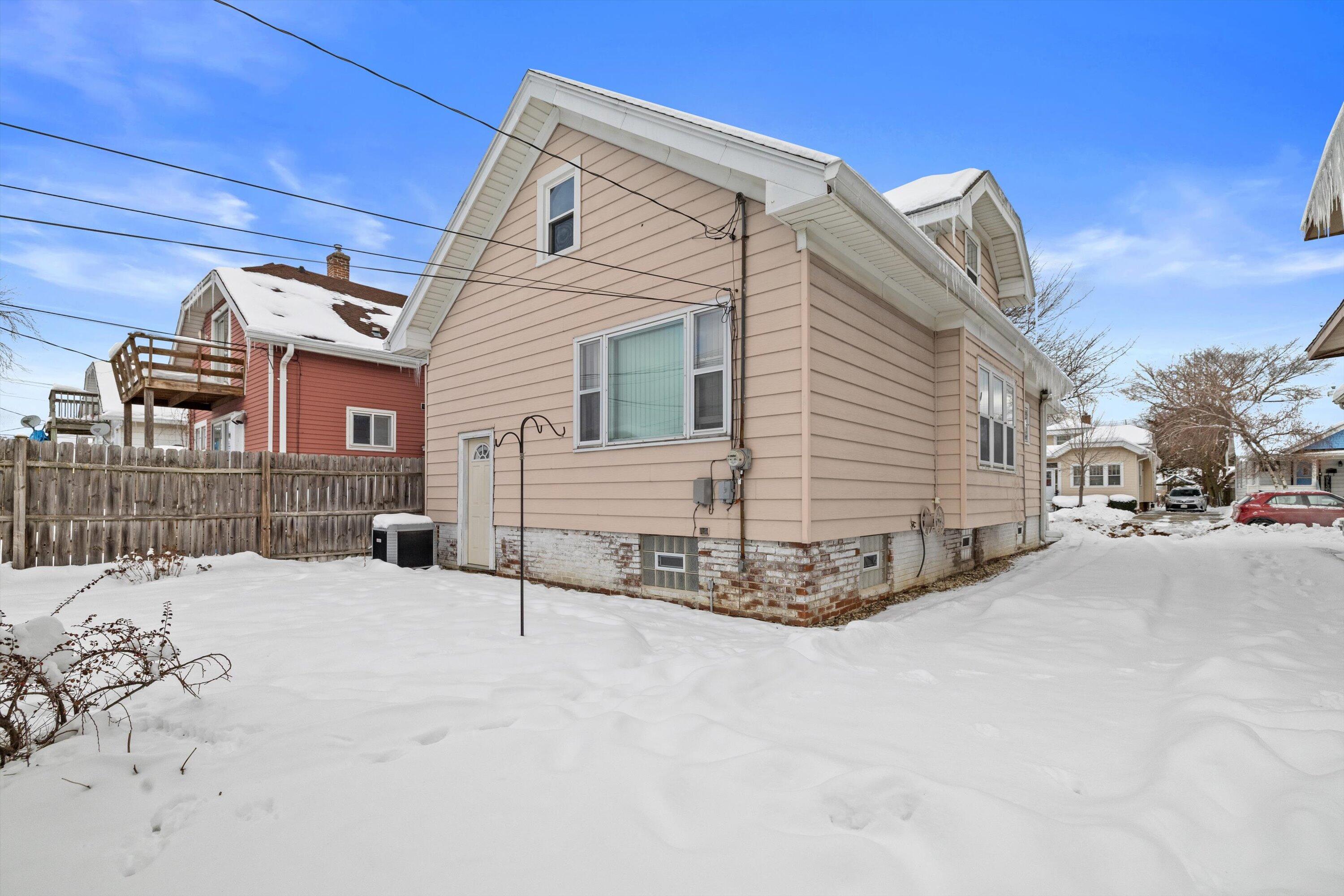 2410 Geneva Street Racine, WI 53402 - Photo 27 of 31 back of home