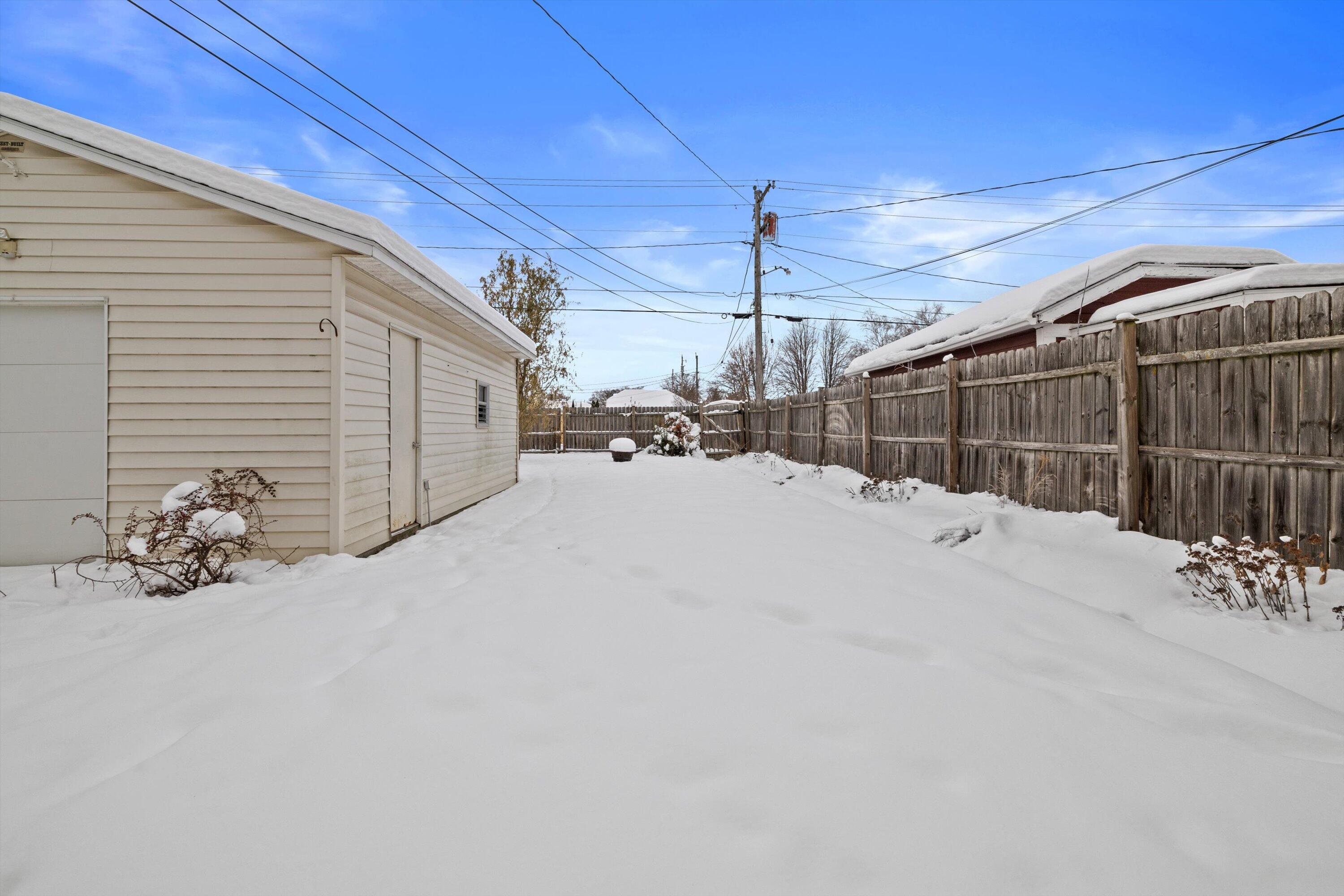 2410 Geneva Street Racine, WI 53402 - Photo 28 of 31 large yard