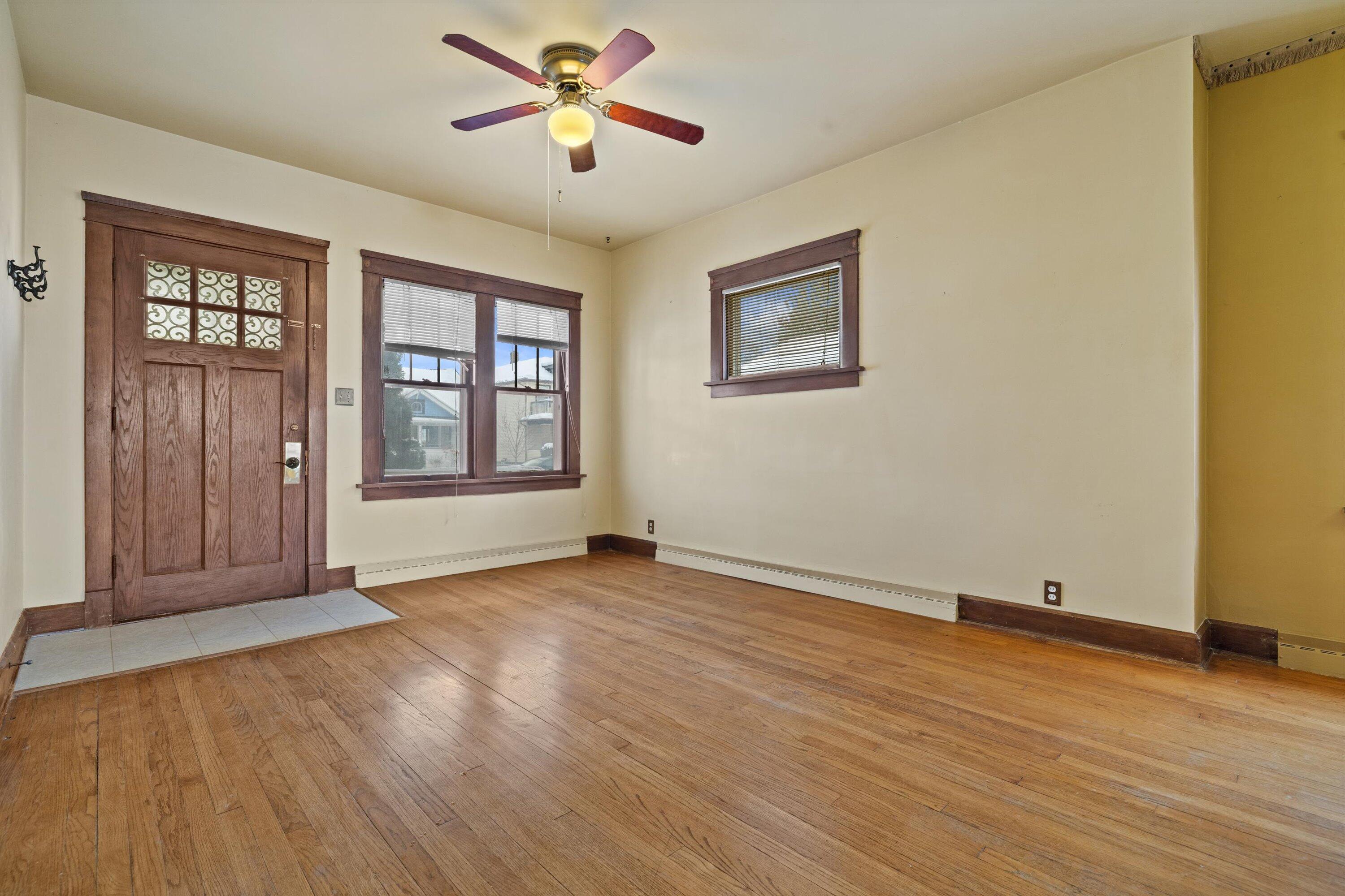 2410 Geneva Street Racine, WI 53402 - Photo 4 of 31 front door