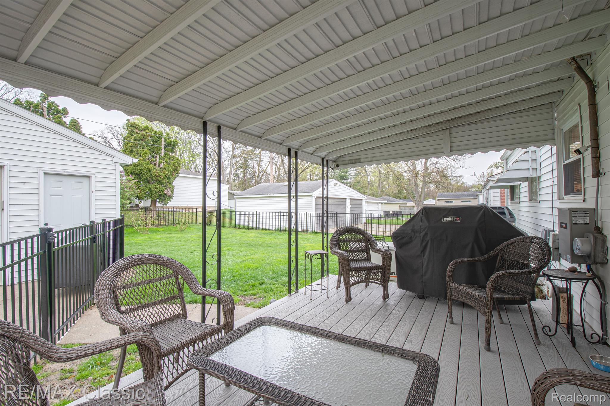 22645 Power Road Farmington, MI 48336 - Photo 20 of 20 Composite deck/over hang