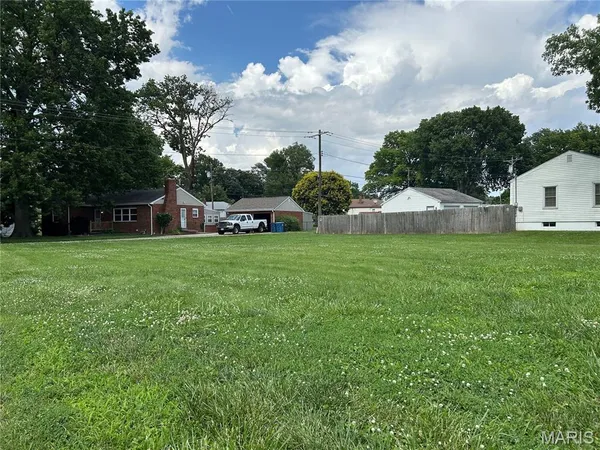 $13,500 | 1703 Pontoon Road, Granite City, IL 62040