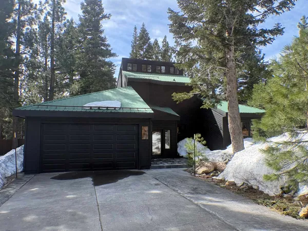 $1,775,000 | 26 Sugar Pine Drive, Mammoth Lakes, CA 93546