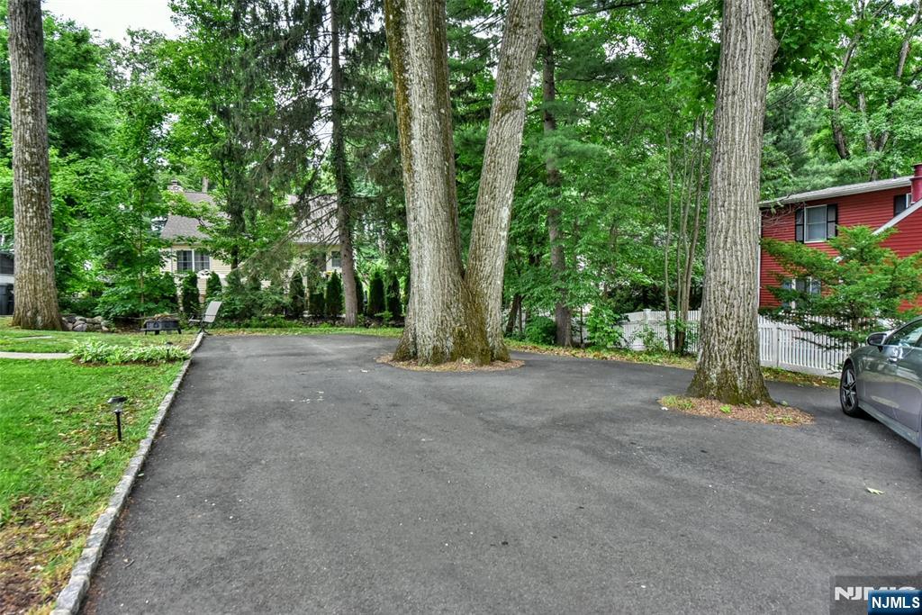 6 Standish Lane Butler, NJ 07405 - Photo 10 of 11