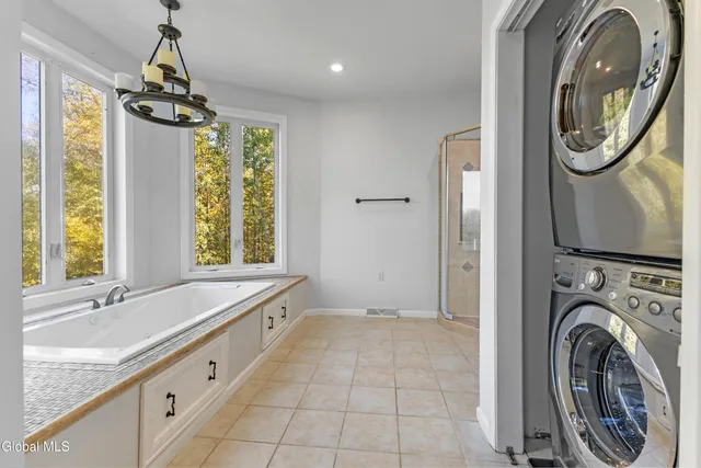 $529,000 | 217 Old Cambridge Road, Greenwich, NY 12834