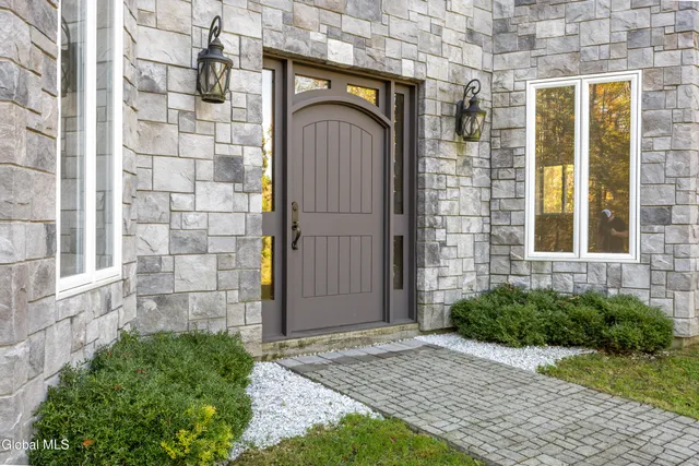 $529,000 | 217 Old Cambridge Road, Greenwich, NY 12834