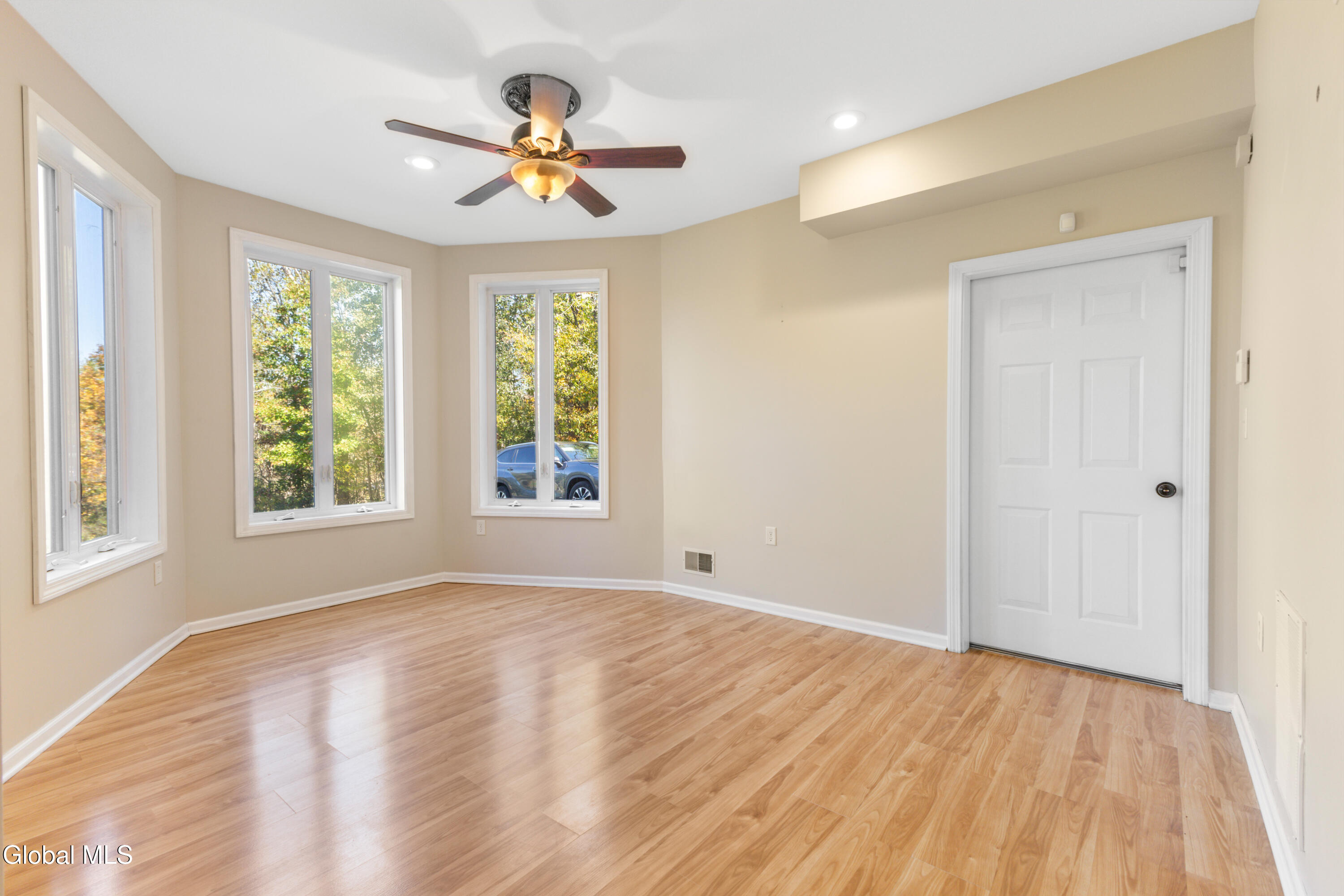 217 Old Cambridge Road Greenwich, NY 12834 - Photo 8 of 34 LivingRm (1)