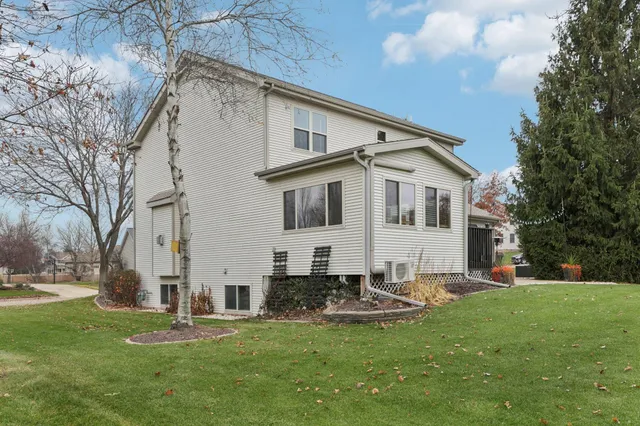 $549,900 | 503 Island Drive, DeForest, WI 53532