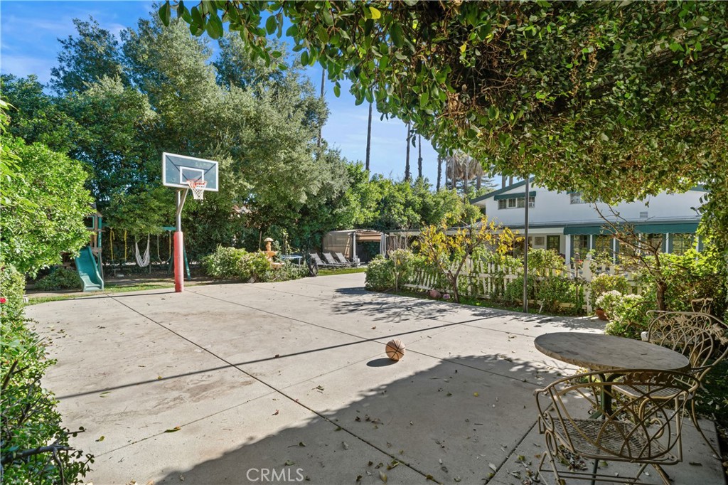 16751 Rayen Street Northridge, CA 91343 - Photo 13 of 47