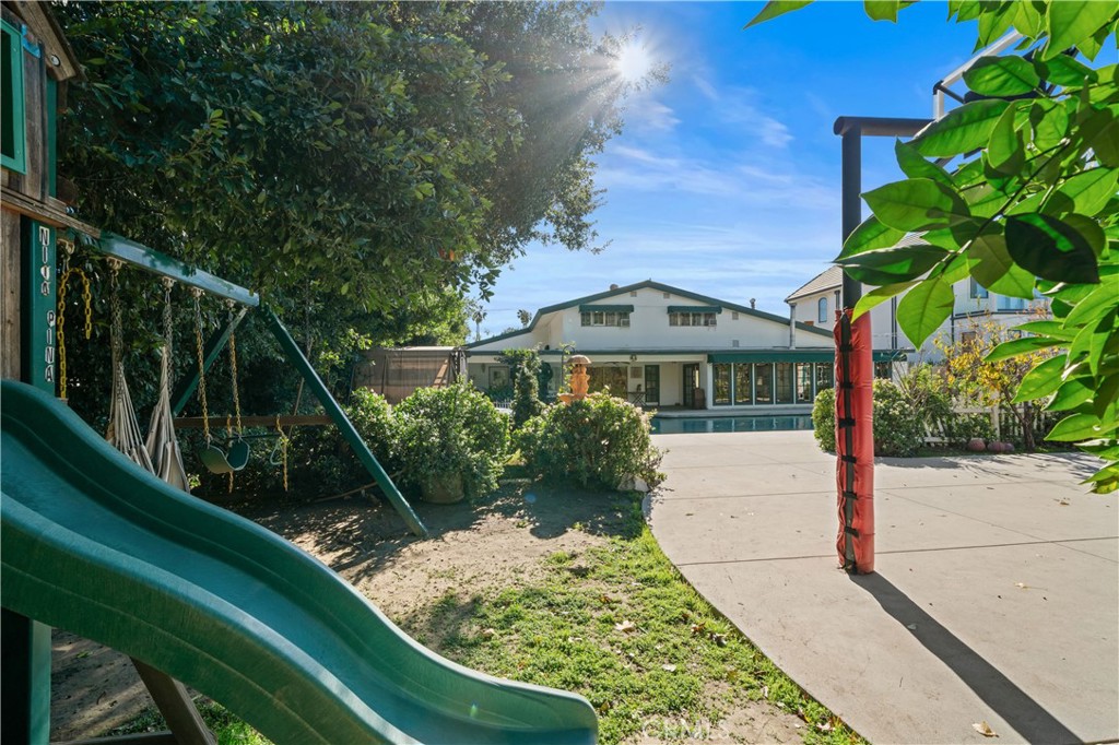 16751 Rayen Street Northridge, CA 91343 - Photo 15 of 47