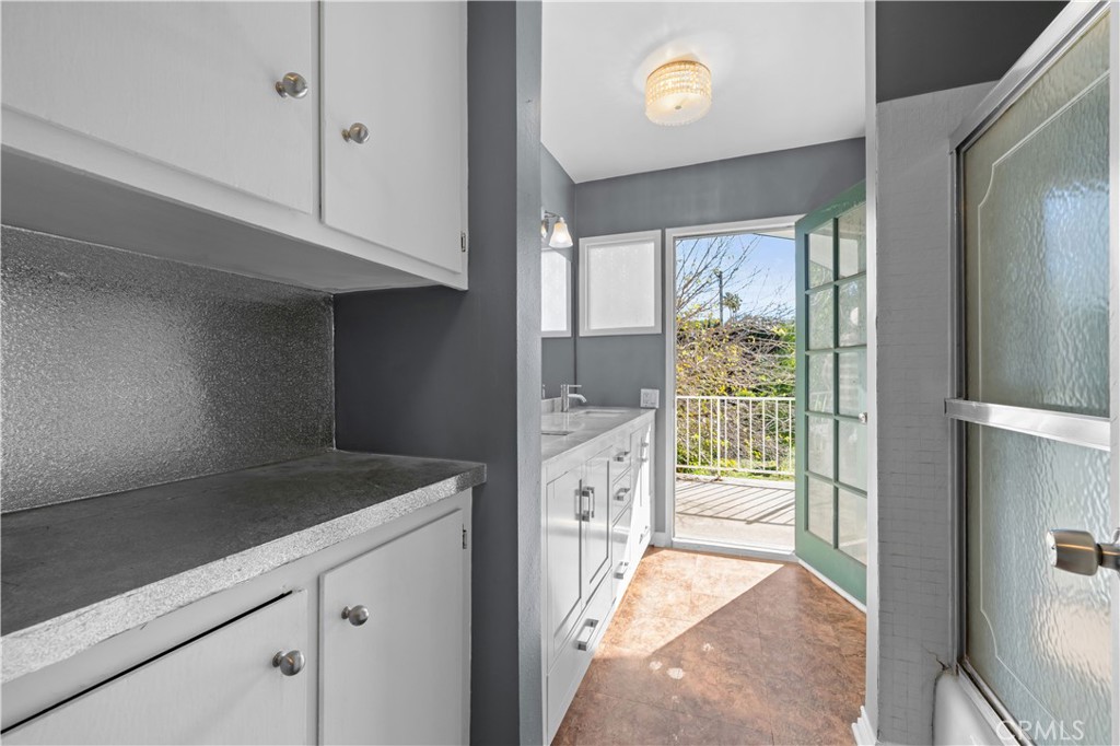 16751 Rayen Street Northridge, CA 91343 - Photo 37 of 47 Upstairs bathroom