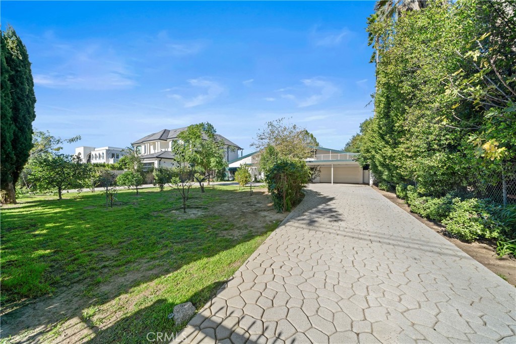 16751 Rayen Street Northridge, CA 91343 - Photo 47 of 47 Exitg view