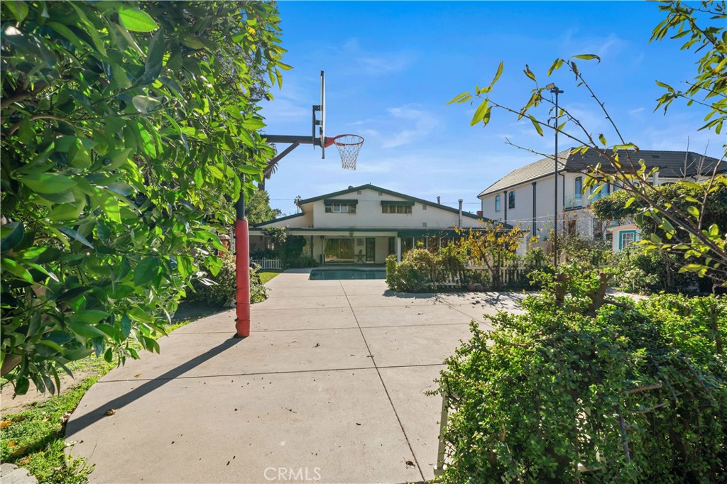 16751 Rayen Street Northridge, CA 91343 - Photo 8 of 47