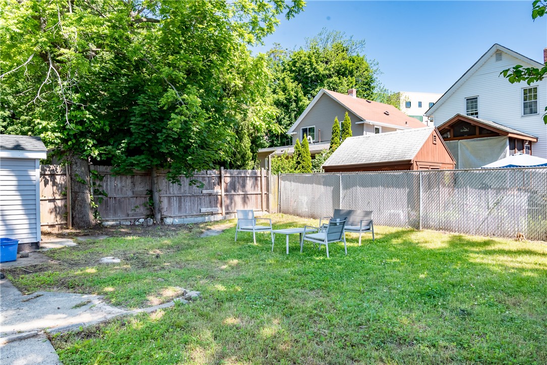 33 Ridge Street Cranston, RI 02920 - Photo 4 of 23