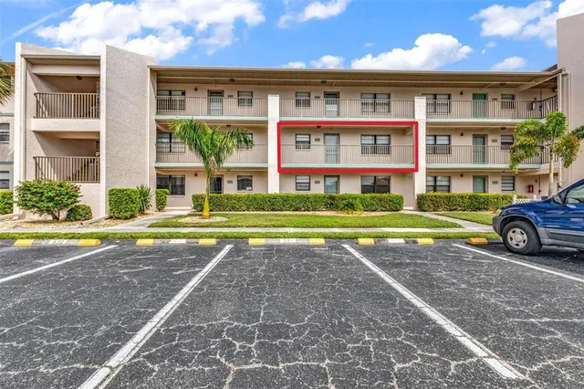 $159,900 | 175 Kings Highway, Unit B3, Punta Gorda, FL 33983