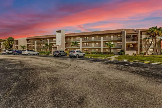 $159,900 | 175 Kings Highway, Unit B3, Punta Gorda, FL 33983