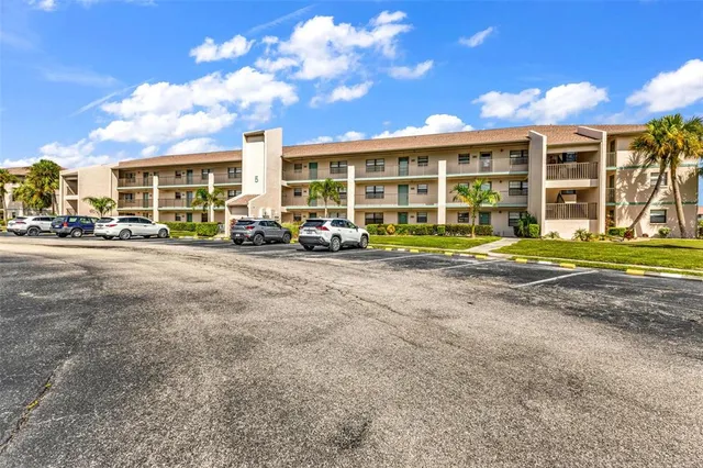 $159,900 | 175 Kings Highway, Unit B3, Punta Gorda, FL 33983