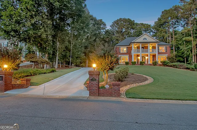 $988,000 | 300 Broadmoor Drive, Fayetteville, GA 30215