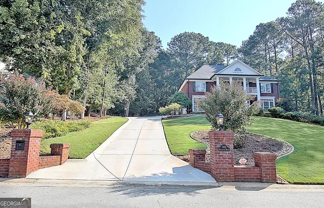 $988,000 | 300 Broadmoor Drive, Fayetteville, GA 30215