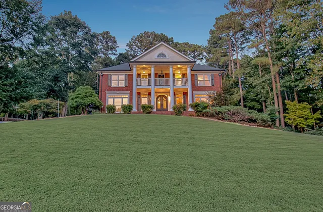 $988,000 | 300 Broadmoor Drive, Fayetteville, GA 30215