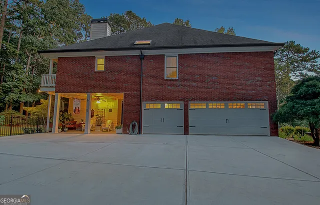 $988,000 | 300 Broadmoor Drive, Fayetteville, GA 30215