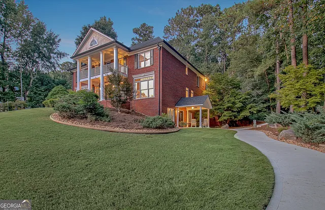 $988,000 | 300 Broadmoor Drive, Fayetteville, GA 30215