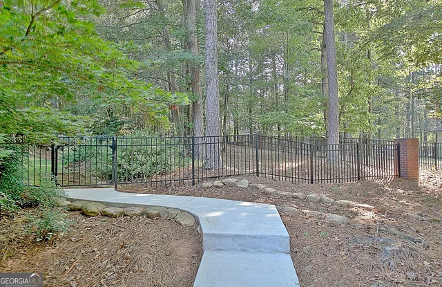 $988,000 | 300 Broadmoor Drive, Fayetteville, GA 30215