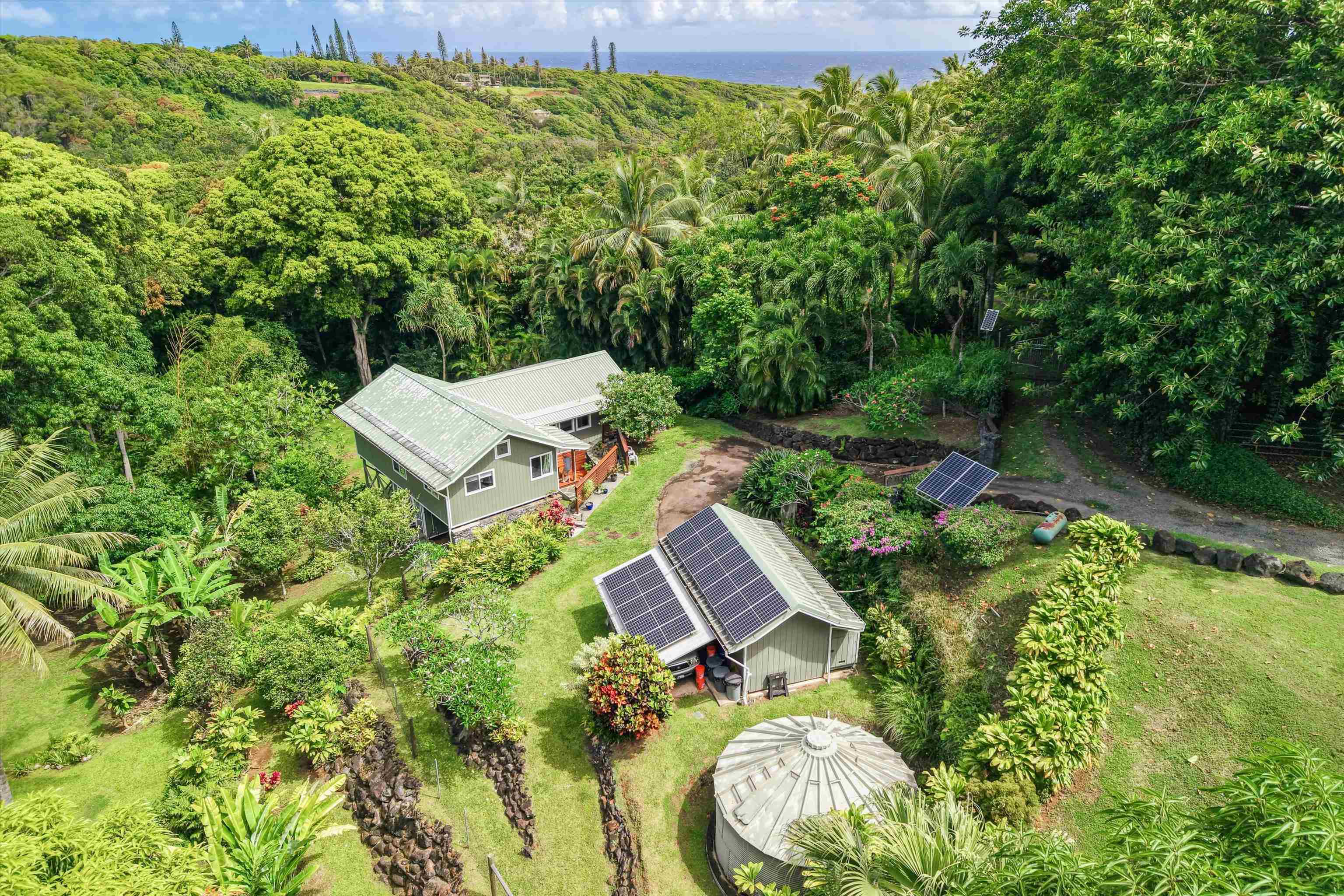 630 Hoolawa Road Haiku, HI 96708 - Photo 2 of 50