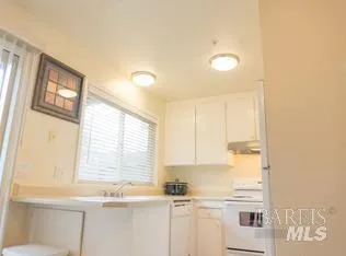 $465,000 | 1090 Eleanor Avenue, Rohnert Park, CA 94928