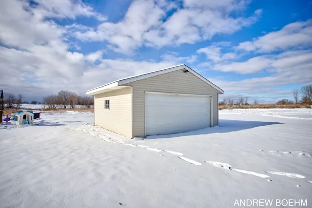 $539,900 | 2521 Air Park Drive, Zeeland, MI 49464