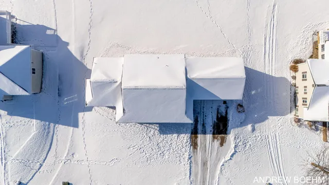 $539,900 | 2521 Air Park Drive, Zeeland, MI 49464