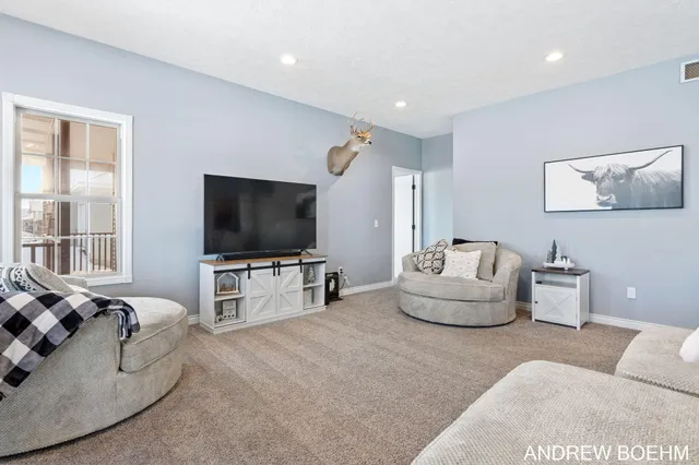 $539,900 | 2521 Air Park Drive, Zeeland, MI 49464