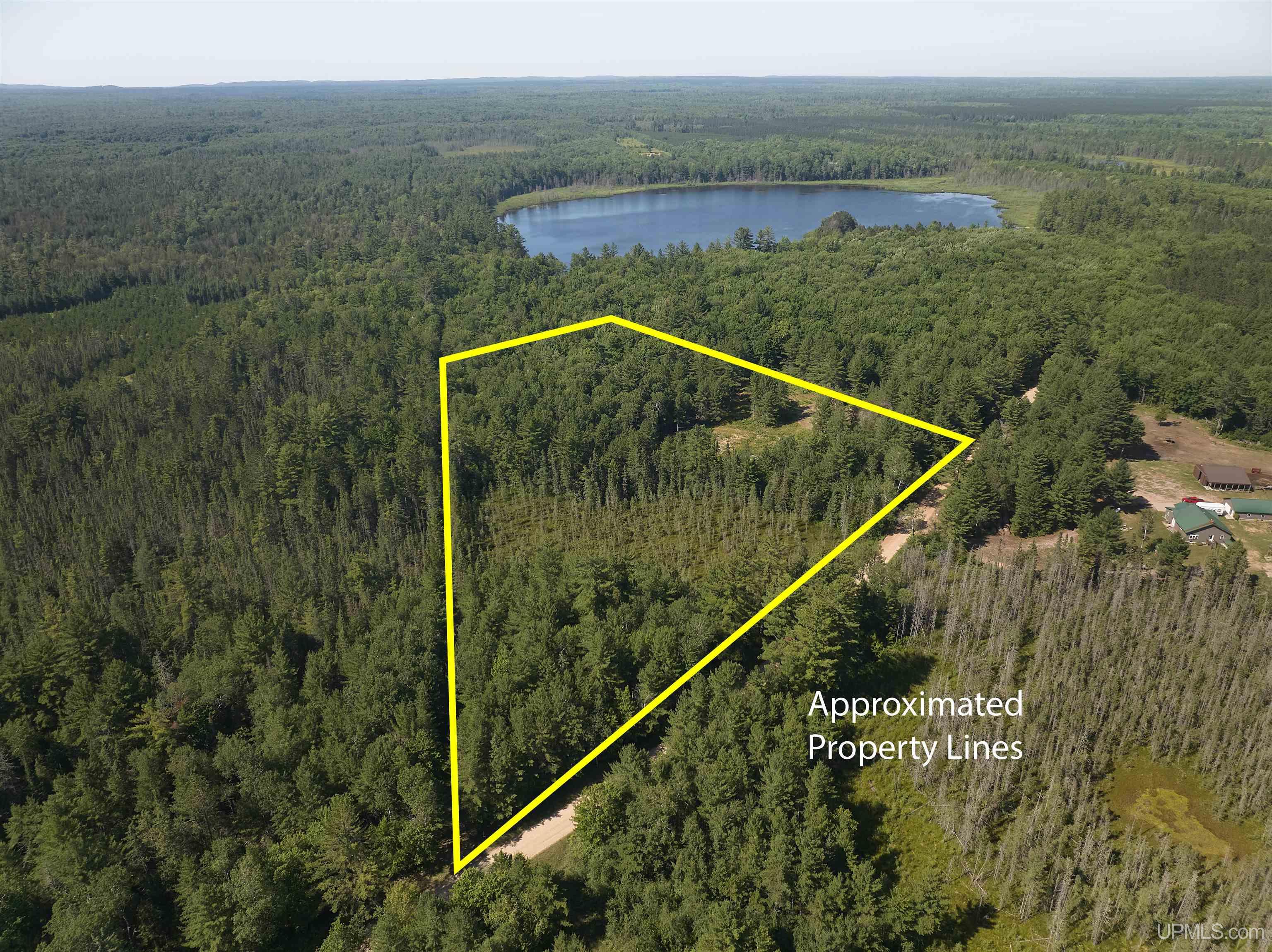 7806 Doe Lake Road Munising, MI 49862 - Photo 2 of 26