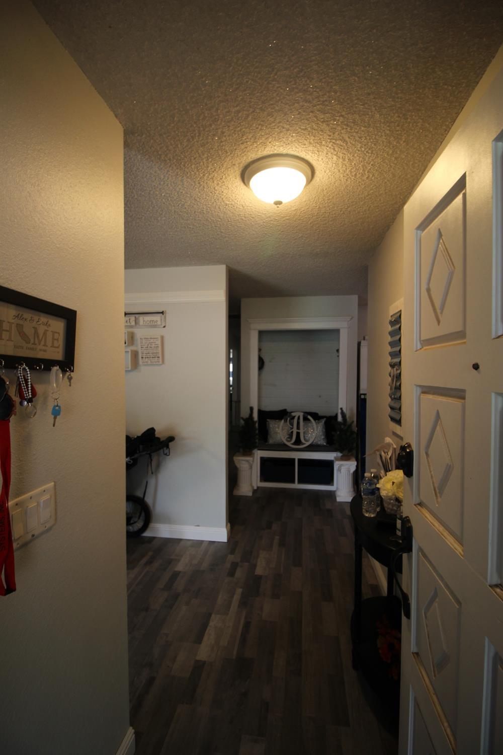 404 Autumn Road Madera, CA 93637 - Photo 3 of 30