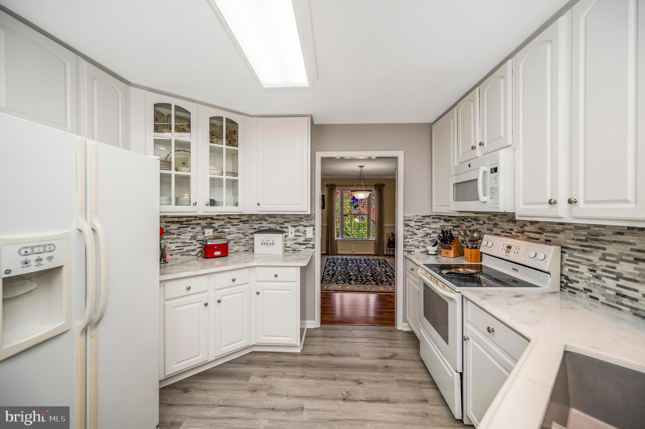 206 Battlefield Road Locust Grove, VA 22508 - Photo 12 of 45 Ample counter space