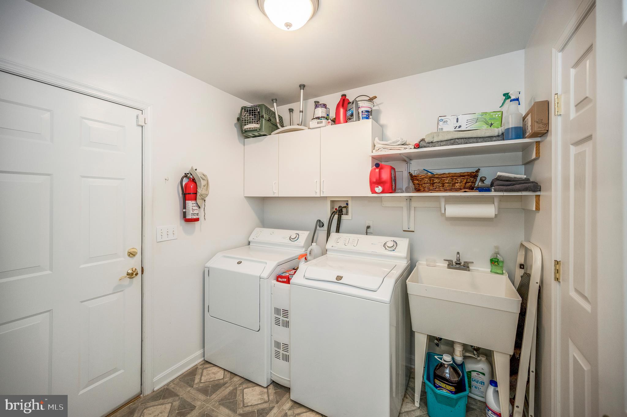 206 Battlefield Road Locust Grove, VA 22508 - Photo 27 of 45 Laundry with access to garage.