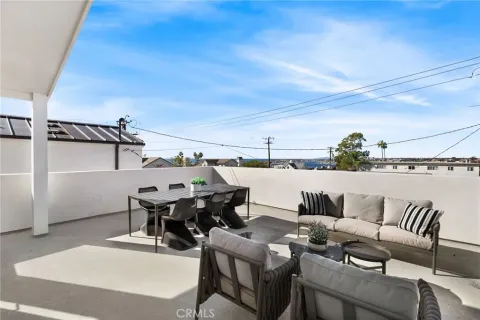 $3,500,000 | 303 Fernleaf Avenue, Corona del Mar, CA 92625