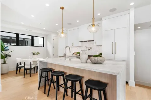 $3,500,000 | 303 Fernleaf Avenue, Corona del Mar, CA 92625