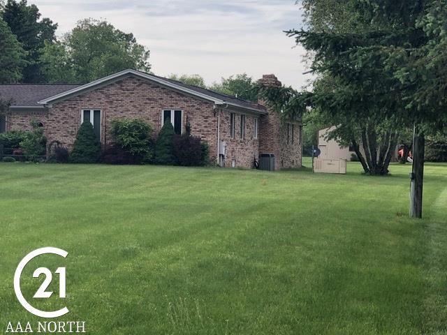 18975 Armada Ridge Road Armada, MI 48005 - Photo 10 of 65 50010667-9.JPG