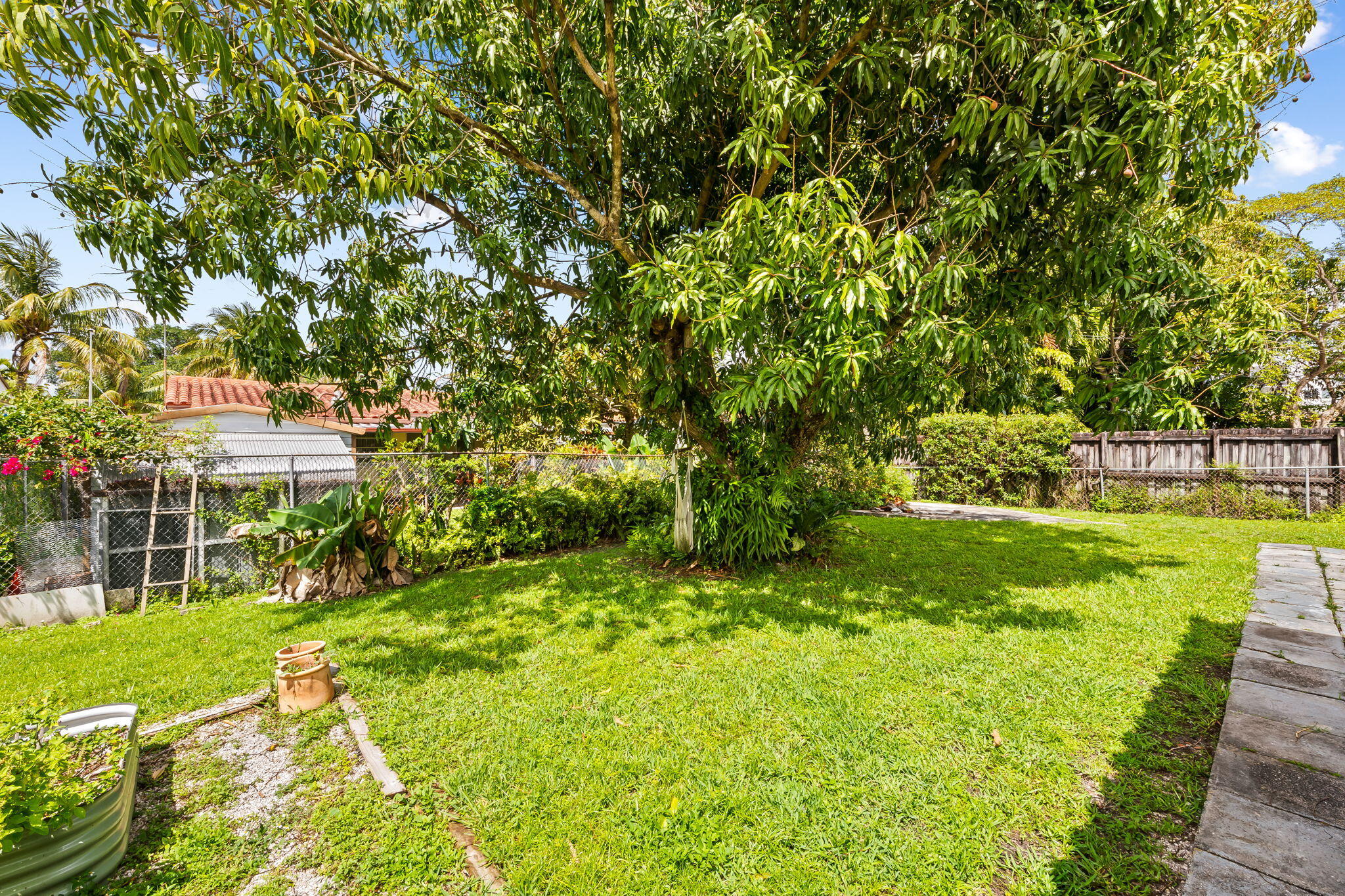 2135 Southwest 26th Street Miami, FL 33133 - Photo 22 of 26 24-web-or-mls-DSC_0899