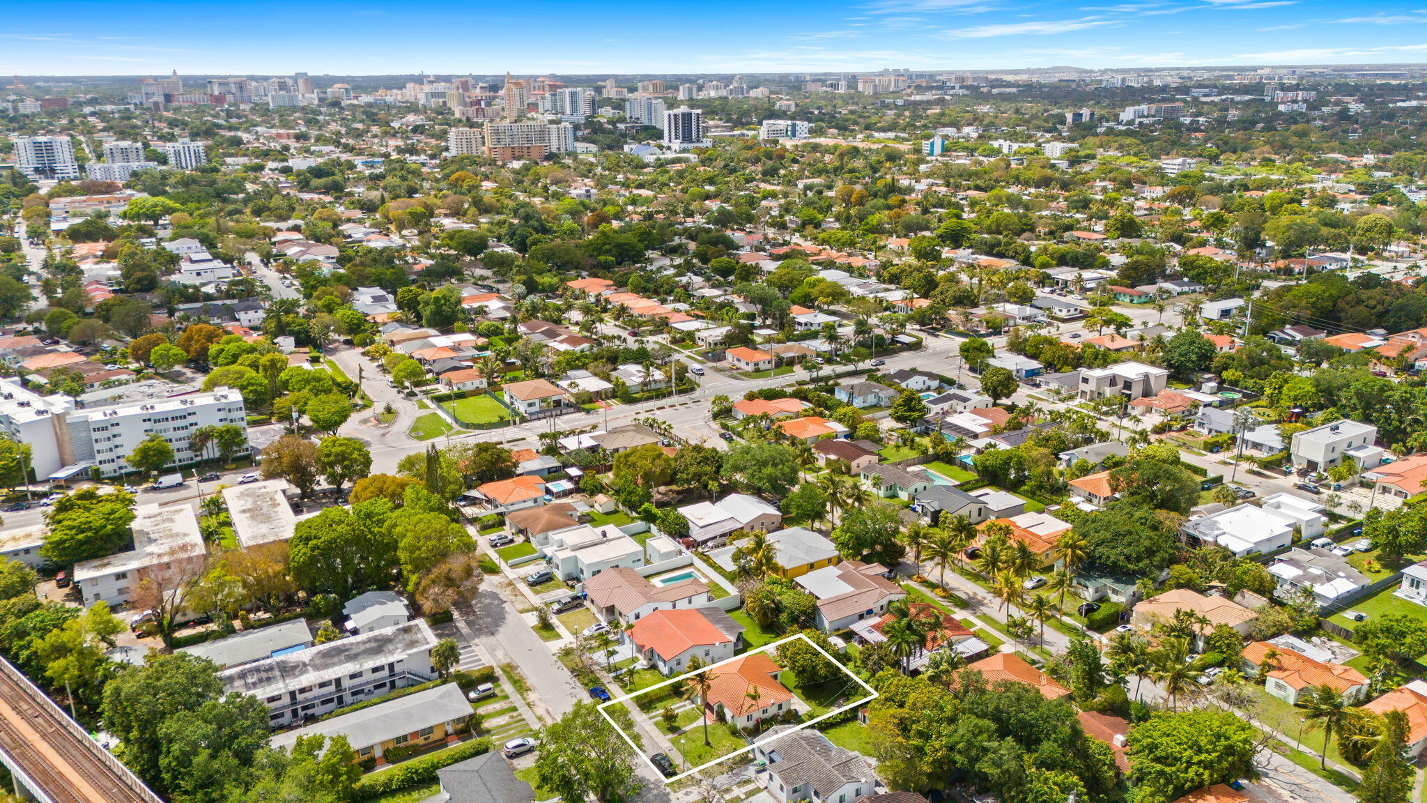 2135 Southwest 26th Street Miami, FL 33133 - Photo 25 of 26 4-web-or-mls-DJI_20260410151308_0634_D