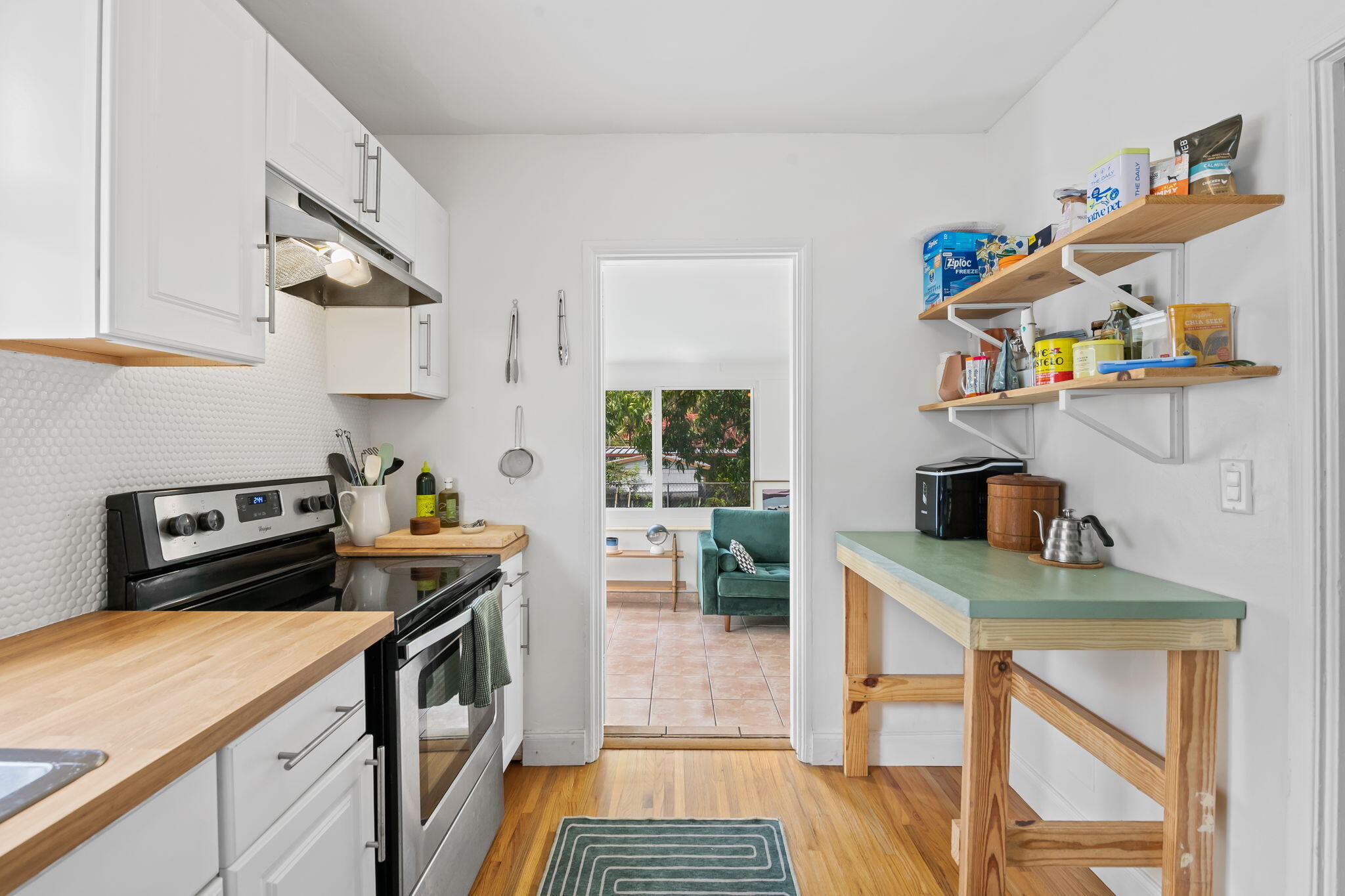 2135 Southwest 26th Street Miami, FL 33133 - Photo 8 of 26 15-web-or-mls-DSC_0855