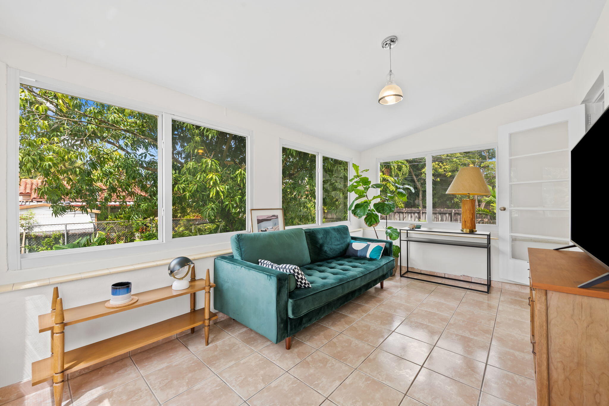 2135 Southwest 26th Street Miami, FL 33133 - Photo 10 of 26 16-web-or-mls-DSC_0861