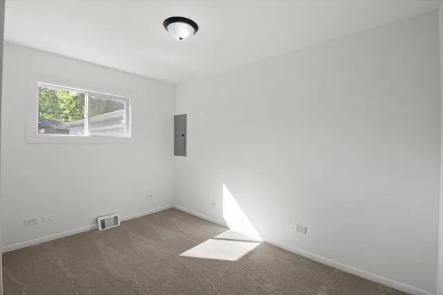 $344,900 | 33448 North Greentree Road, Grayslake, IL 60030